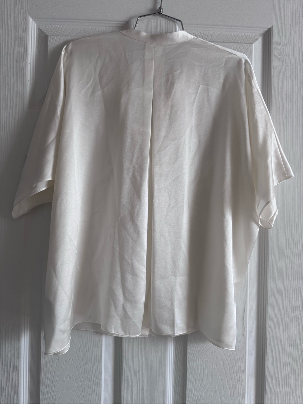 VINCE- Cream Short Sleeve Silk V-Neck Button Up Blouse XL - Picture 2 of 7